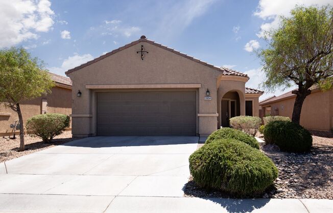 Single story home in guard gated community of Stallion Mountain