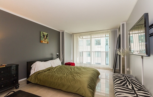 2 beds, 2 baths, 1,100 sqft, $4,000, Unit 921