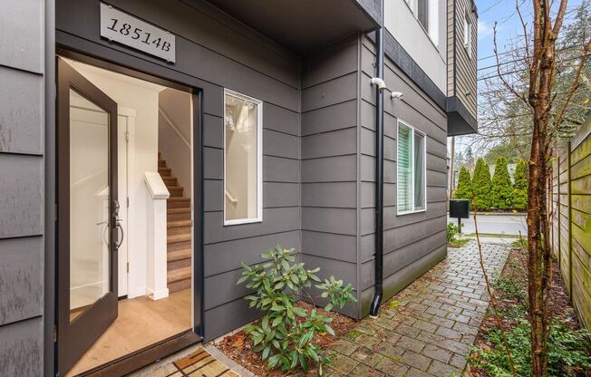 18514 MERIDIAN AVE N