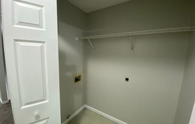 2 beds, 2.5 baths, 1,350 sqft, $1,695, Unit 23