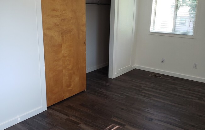 Spacious Duplex - 8 Minute Drive to Boise State University  - 3 bedroom 1 bathroom