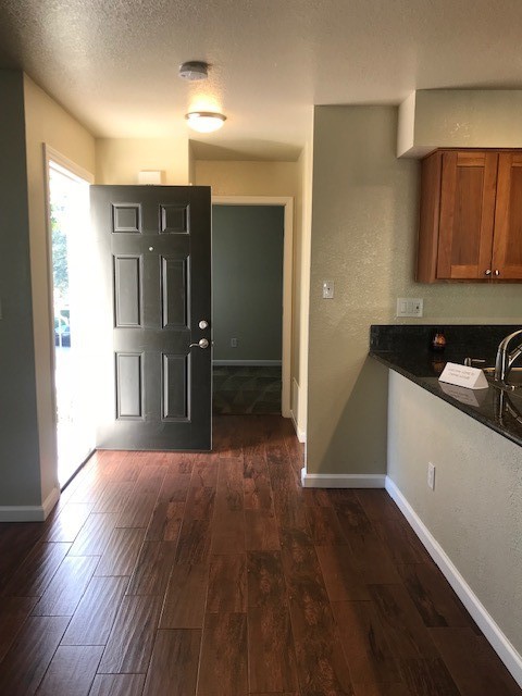 1 bed, 1 bath, 700 sqft, $1,730, Unit 244