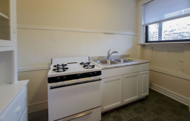 Studio, 1 bath, 375 sqft, $1,325, Unit 4844-3