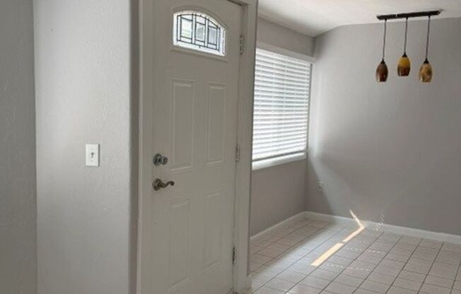 3 Bedroom West Salem House w/ Large Fenced Backyard