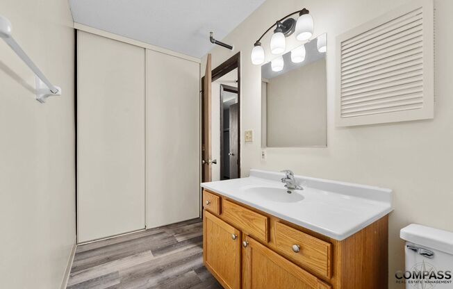 1 bed, 1 bath, 709 sqft, $1,045, Unit 2215-325