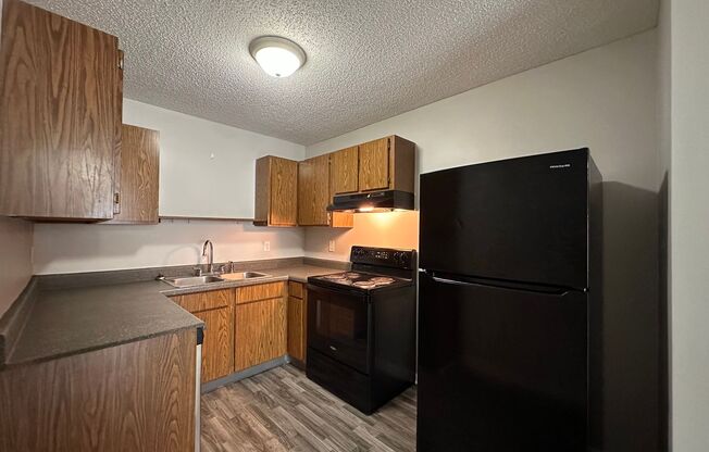 2 beds, 1 bath, 750 sqft, $1,235, Unit 1350w