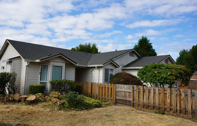 Single Level Orchards Home for Lease - 9907 NE 86th St