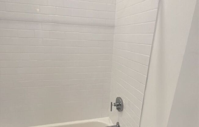 2 beds, 2 baths, 851 sqft, $3,000, Unit 201