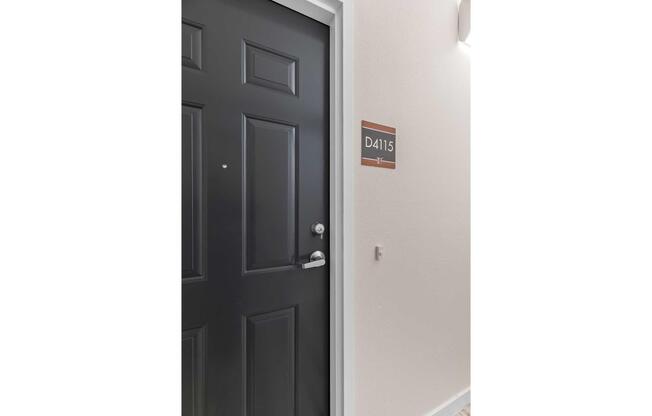 Studio, 1 bath, 384 sqft, $1,680