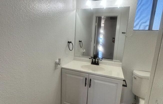 1 bed, 1 bath, 632 sqft, $895, Unit 03