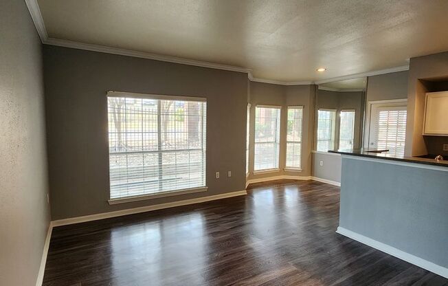 2 beds, 2 baths, 1,002 sqft, $1,725, Unit 305-u