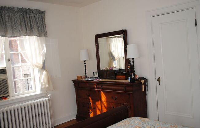 2 beds, 1 bath, 1,050 sqft, $1,695, Unit 01