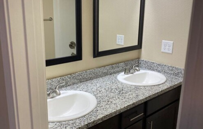 2 beds, 2 baths, 1,162 sqft, $1,525, Unit 202