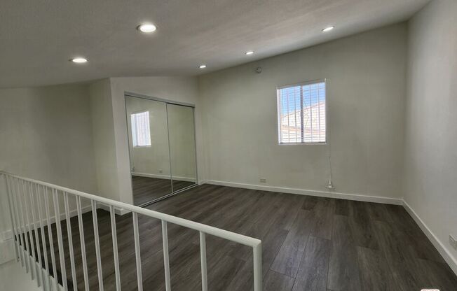 2 beds, 1 bath, 836 sqft, $3,700, Unit 555