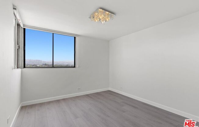 2 beds, 1.8 baths, 1,114 sqft, $5,400, Unit 1703