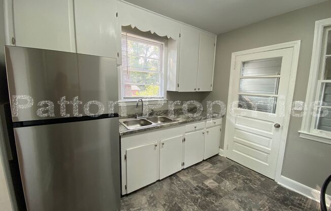 3 beds, 1 bath, $1,095