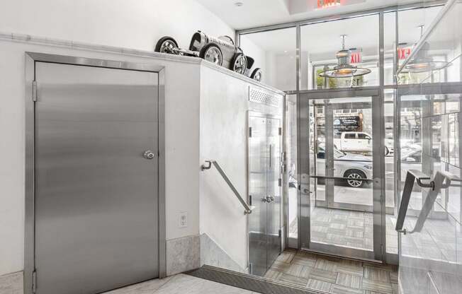 Studio, 1 bath, $4,100, Unit 2E