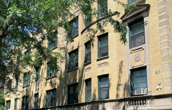 2 beds, 1 bath, $1,150, Unit 4840 #1N