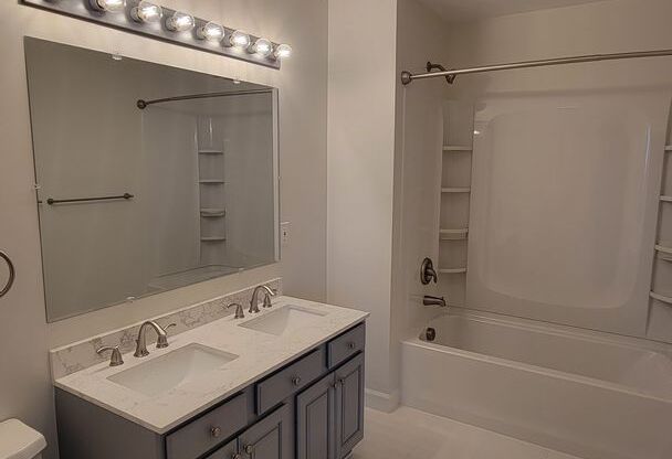 2 beds, 1 bath, 1,016 sqft, $2,650, Unit Suite 202