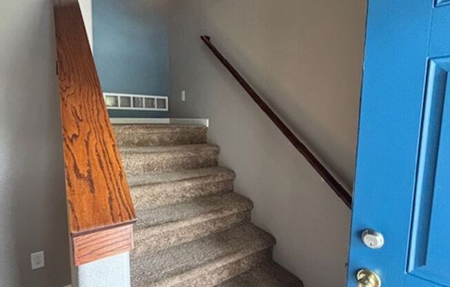 4 Bedroom 3.5 Bath Townhome in Saddle Ridge!!!