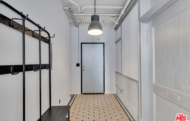 Studio, 1 bath, 650 sqft, $2,000, Unit 811