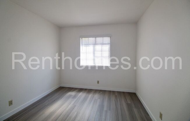 3 beds, 2 baths, $3,300