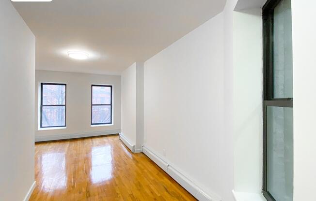 313 W 116 ST