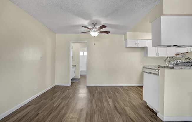 Capistrano Gardens dining room with ceiling fan