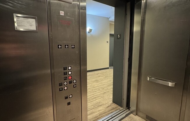 3 beds, 2 baths, 1,385 sqft, $5,000, Unit 501