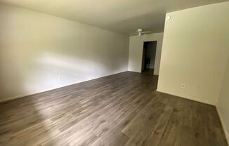 2 beds, 1 bath, $975, Unit Apt A