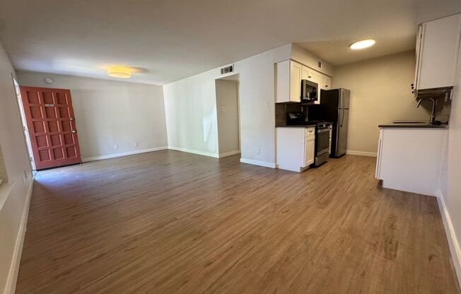 2 beds, 1 bath, 900 sqft, $1,499, Unit LAW9-101