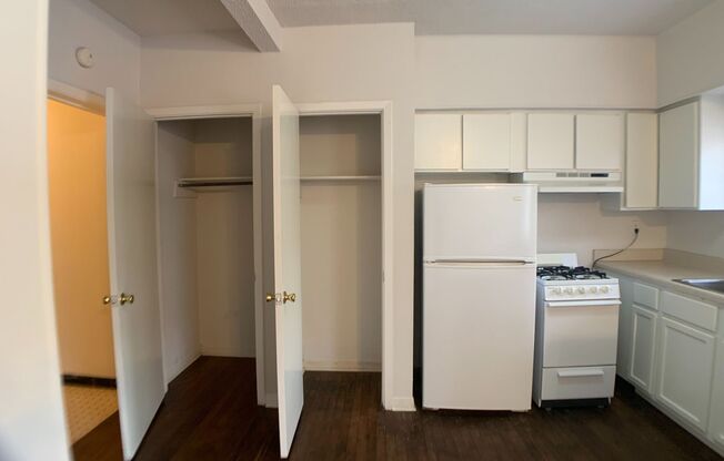 Studio, 1 bath, 400 sqft, $1,075