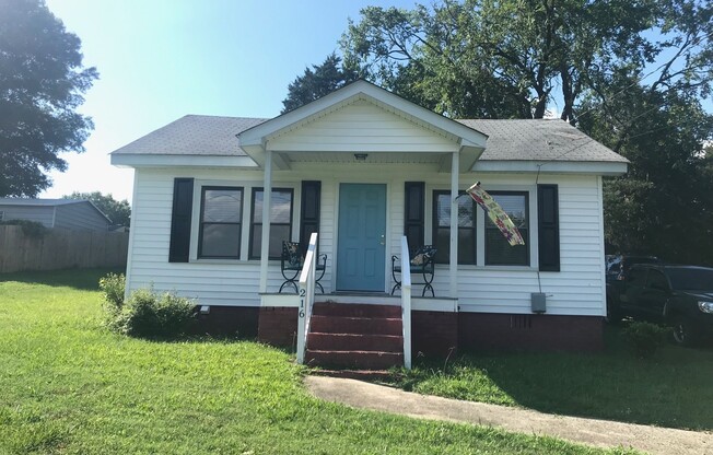 Very Cute and Recently Remodeled 2 Bed 1 Bath House with Storage Building/Garage