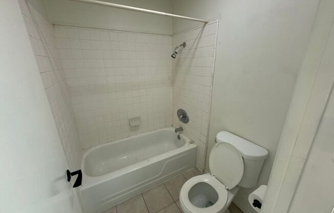 1 bed, 1 bath, $2,000