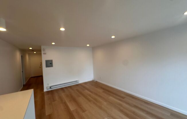 011 (2976 Washington)