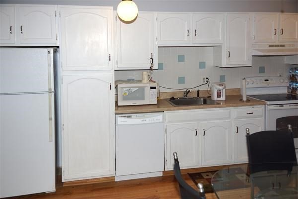 1 bed, 1 bath, 790 sqft, $2,250, Unit 4