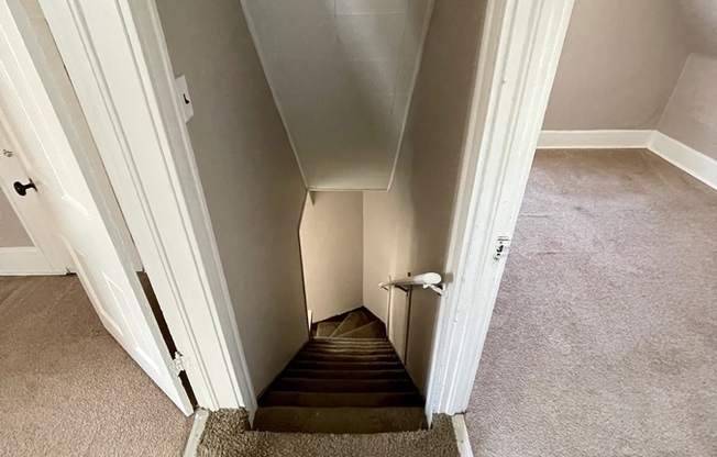 3471 W 35 ST