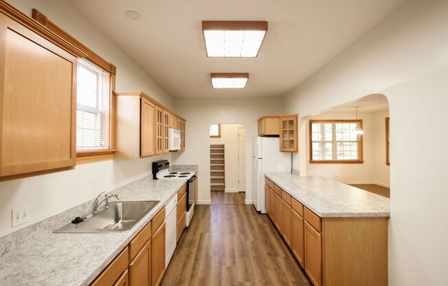 2 beds, 2 baths, 1,650 sqft, $2,135