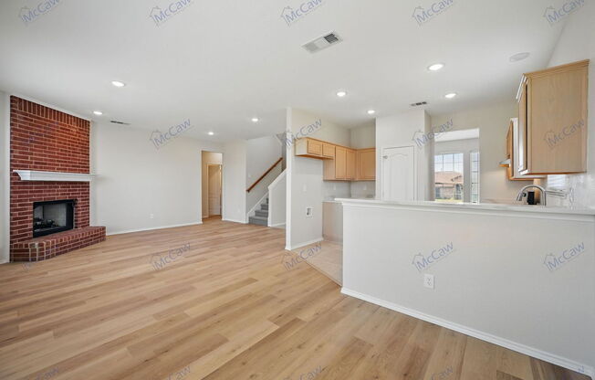 908 MOCKINGBIRD LN