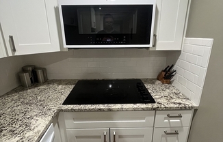 Studio, 1 bath, 356 sqft, $2,300, Unit 5