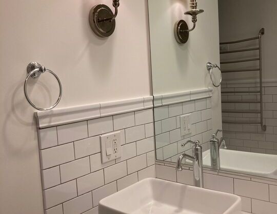 2 beds, 2.3 baths, 1,900 sqft, $5,500, Unit 505