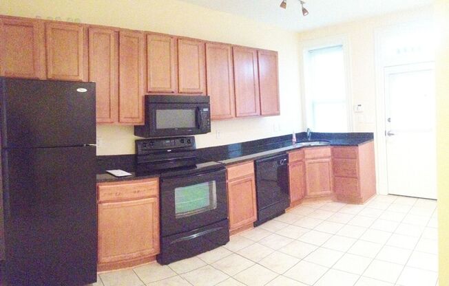 2 beds, 1 bath, $1,700