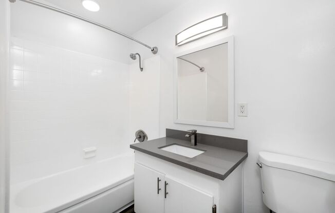 Studio, 1 bath, 615 sqft, $1,848, Unit 236