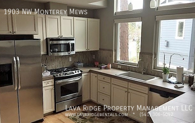 1903 NW MONTEREY MEWS