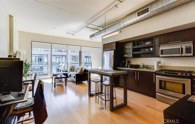 1 bed, 1 bath, 700 sqft, $2,750, Unit 1213