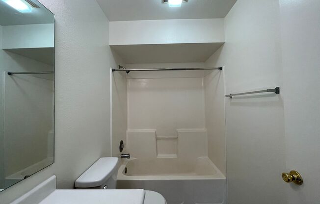 3 beds, 2 baths, 954 sqft, $1,535, Unit 811 - 102