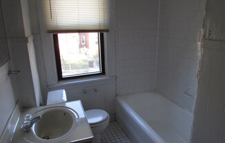 2 beds, 1 bath, $1,295, Unit 1