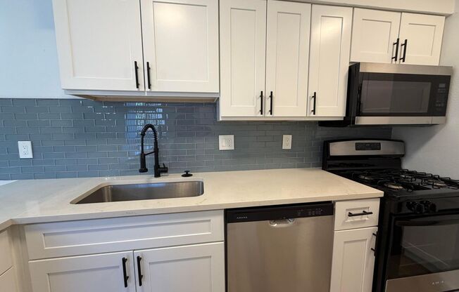 1 bed, 1 bath, $1,195, Unit MV C 8