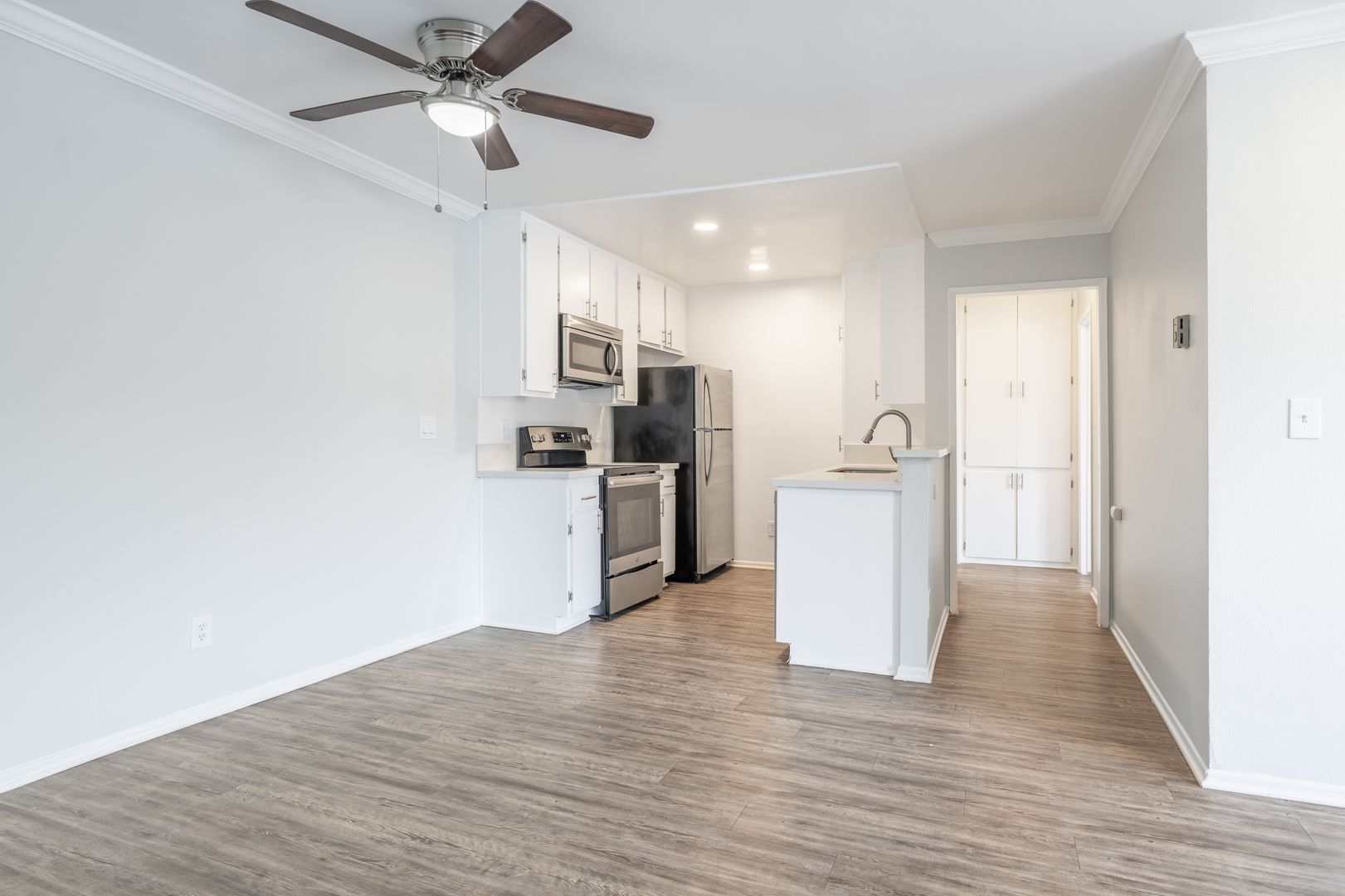 1 bed, 1 bath, 695 sqft, $1,798, Unit 204