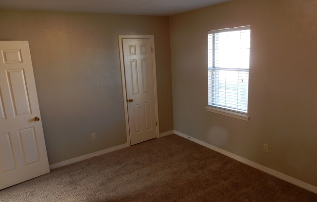 2 beds, 1.5 baths, $1,200